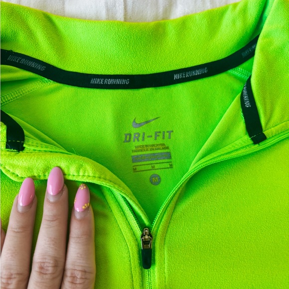 Neon Nike Cropped Pullover - Picture 3 of 3